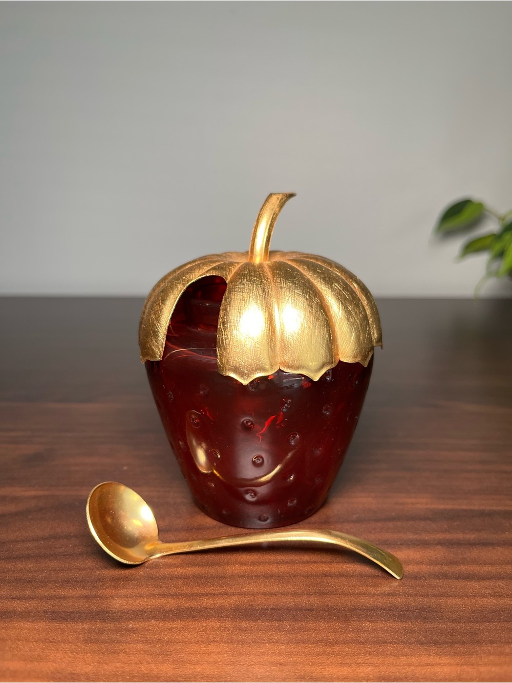 Ruby red glass strawberry jam jar with gold metal lid. 1970 - 70’s Avon - Picture 9 of 12